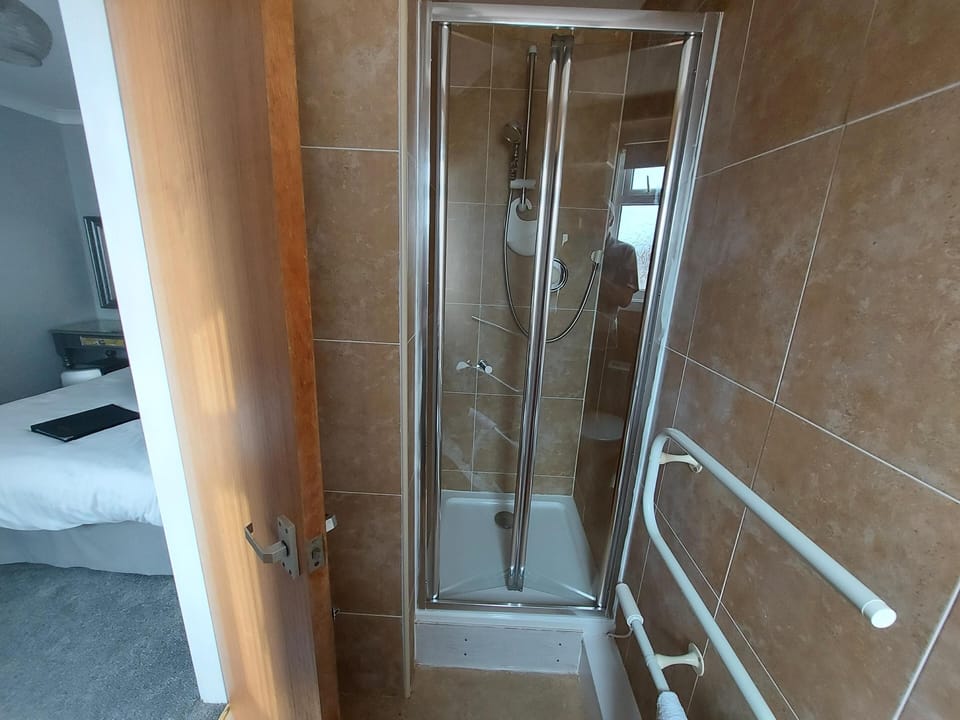 Superior Double Room, Ensuite (Criccieth) | 1 bedroom