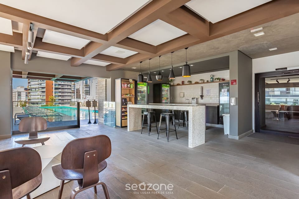 Basic Apartment | Bar (on property)