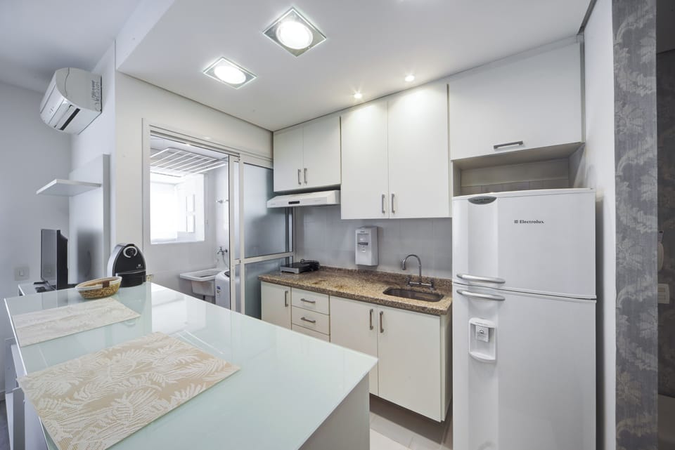 Basic Apartment | Private kitchen | Cookware/dishes/utensils