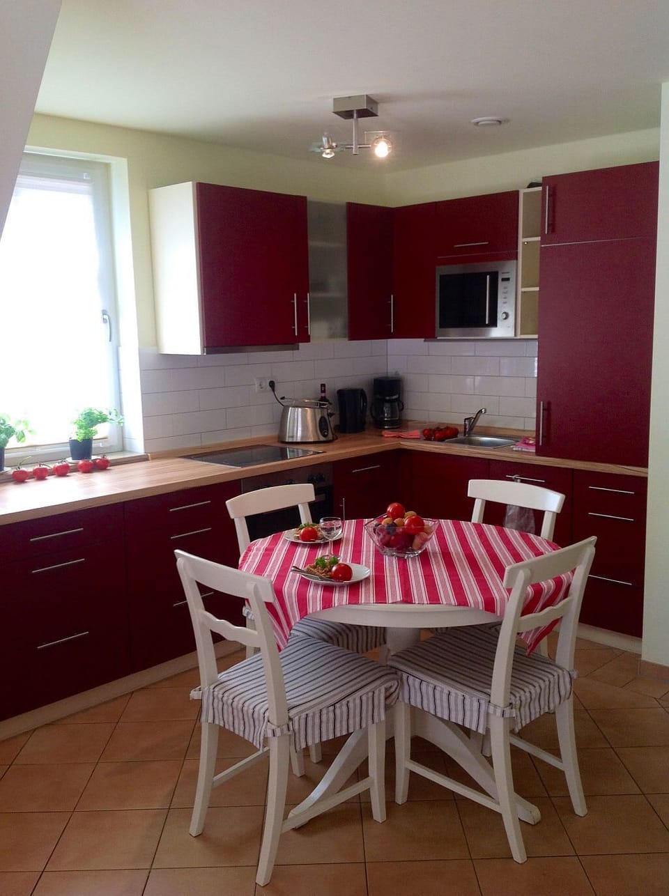 Küche und Essbereich
