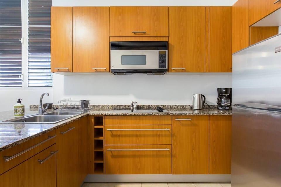 Full Kitchen 