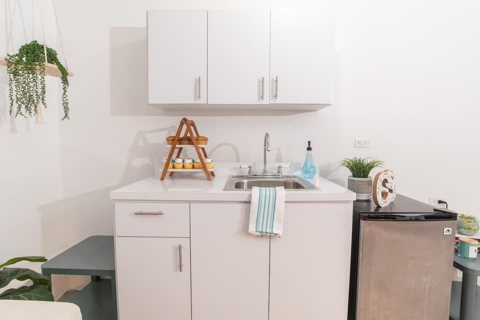 Kitchenette 2