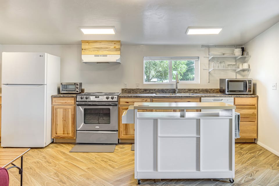 Kitchen | Toaster Oven | Drip Coffee Maker