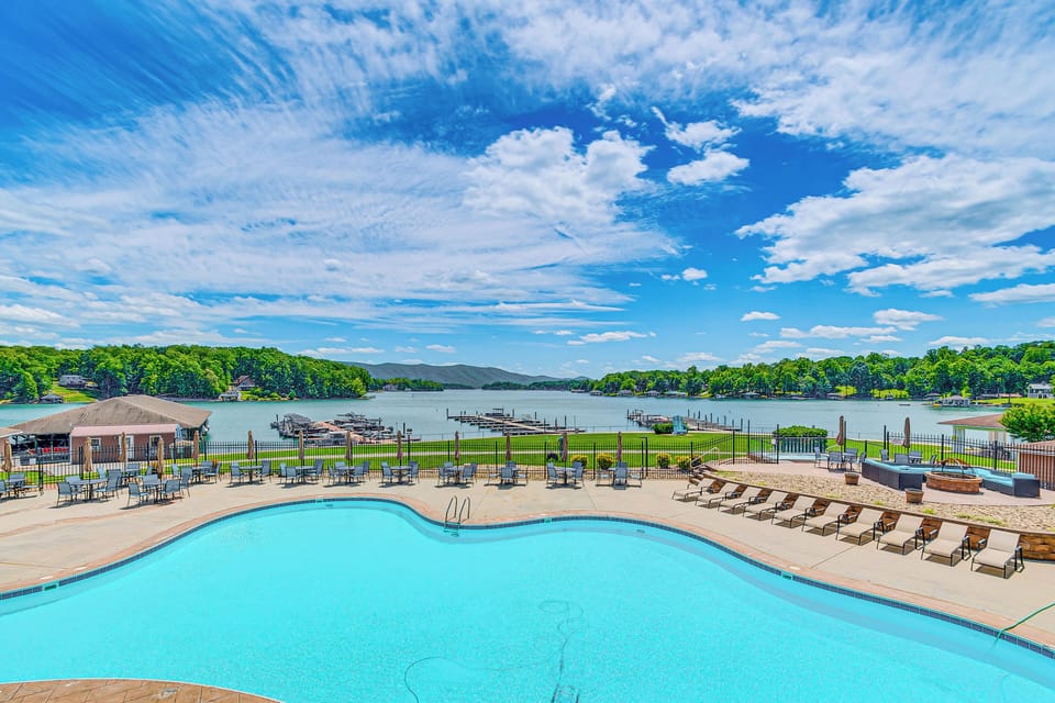 The Pointe at Mariner's Landing | Community Pool | Elevator Access