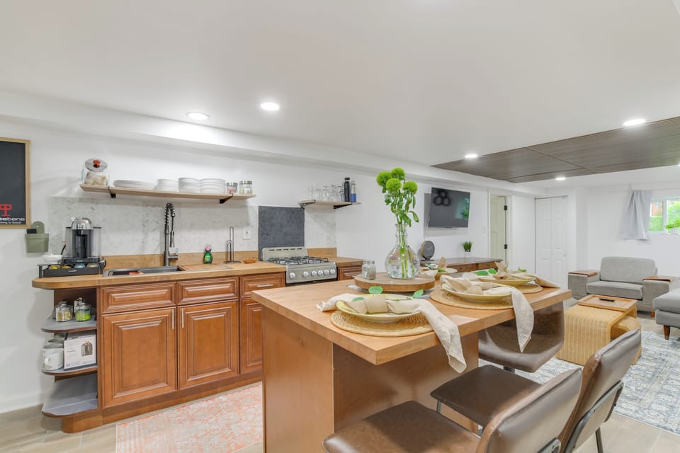 Dining Bar | Kitchen