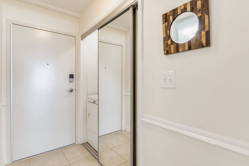 Entry way with Laundry