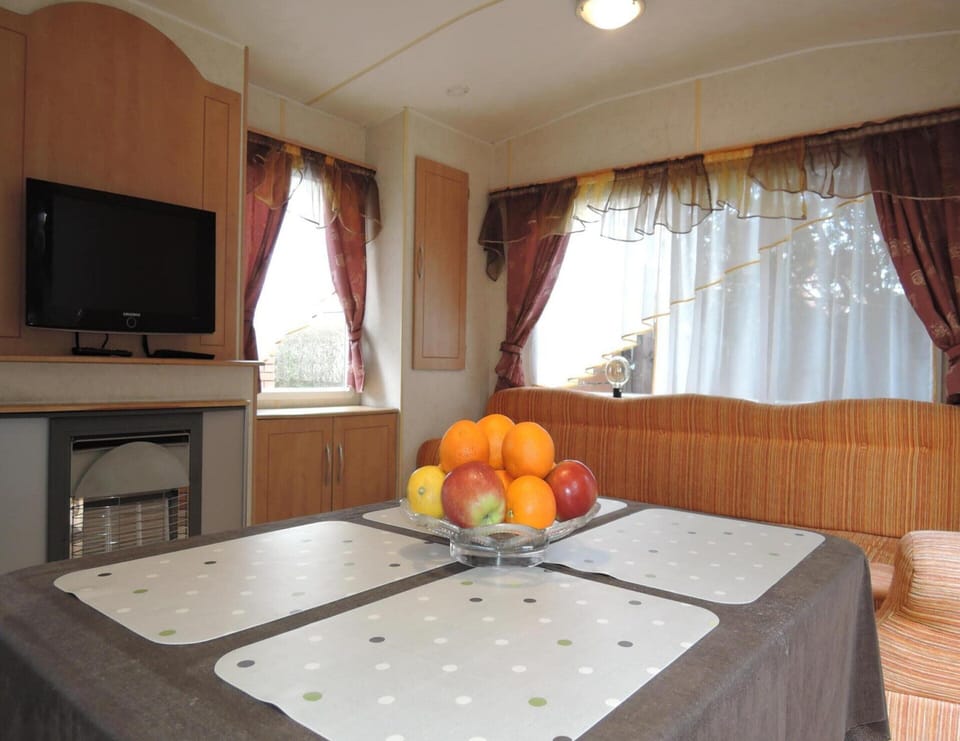 Mobile Home | Dining