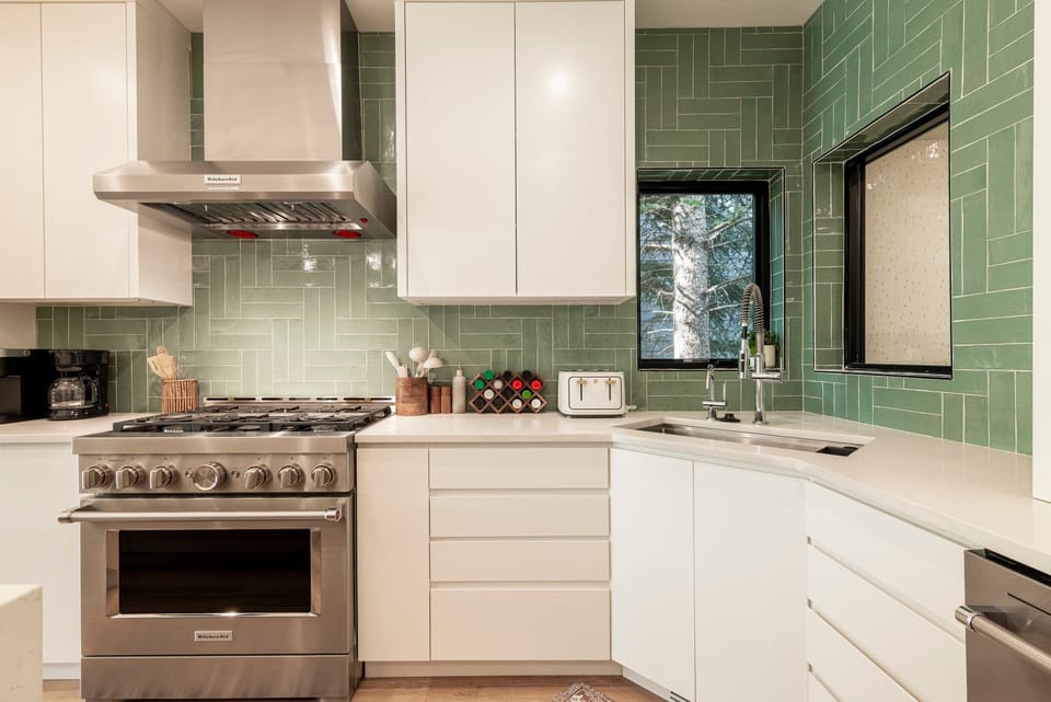 Fully Equipped Kitchen with Stainless Steel Appliances and Plenty of Space to Entertain