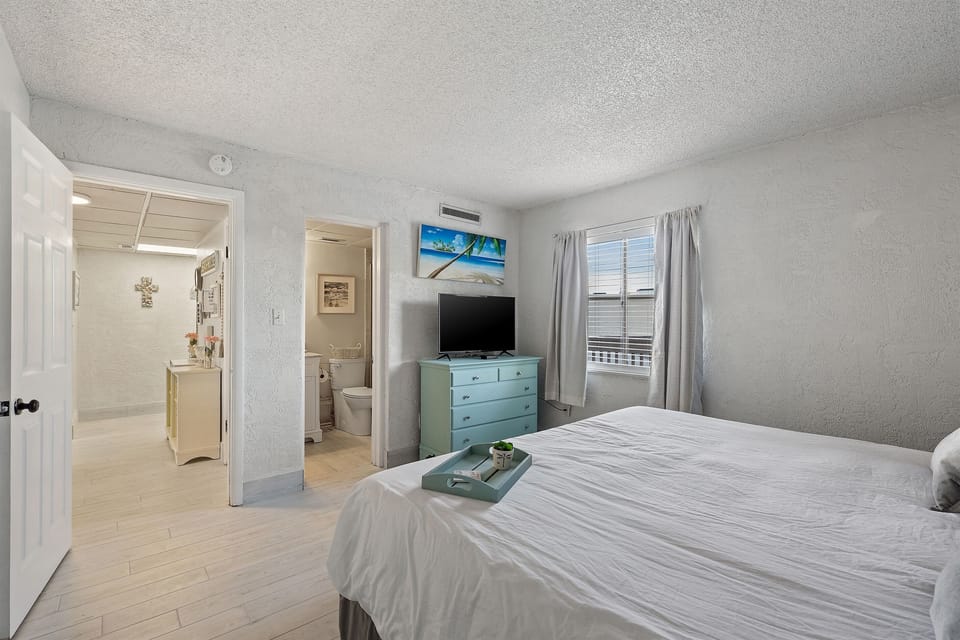 Bedroom with King Bed