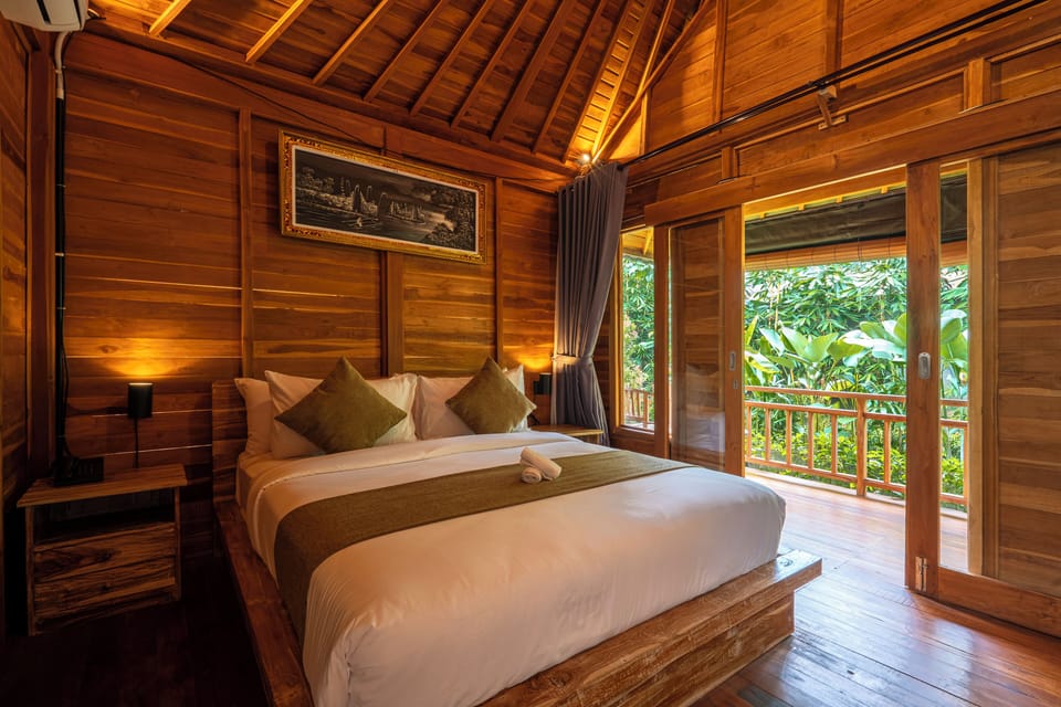 Deluxe Double Room | Minibar, in-room safe, laptop workspace, free WiFi