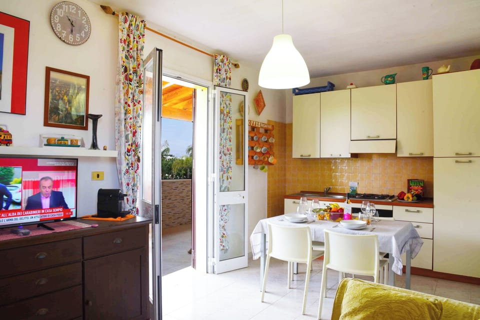 Kitchen and dining area