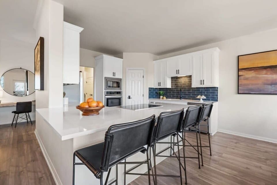 Sleek Kitchen + Bar