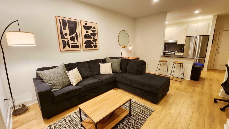 House | 1 bedroom, desk