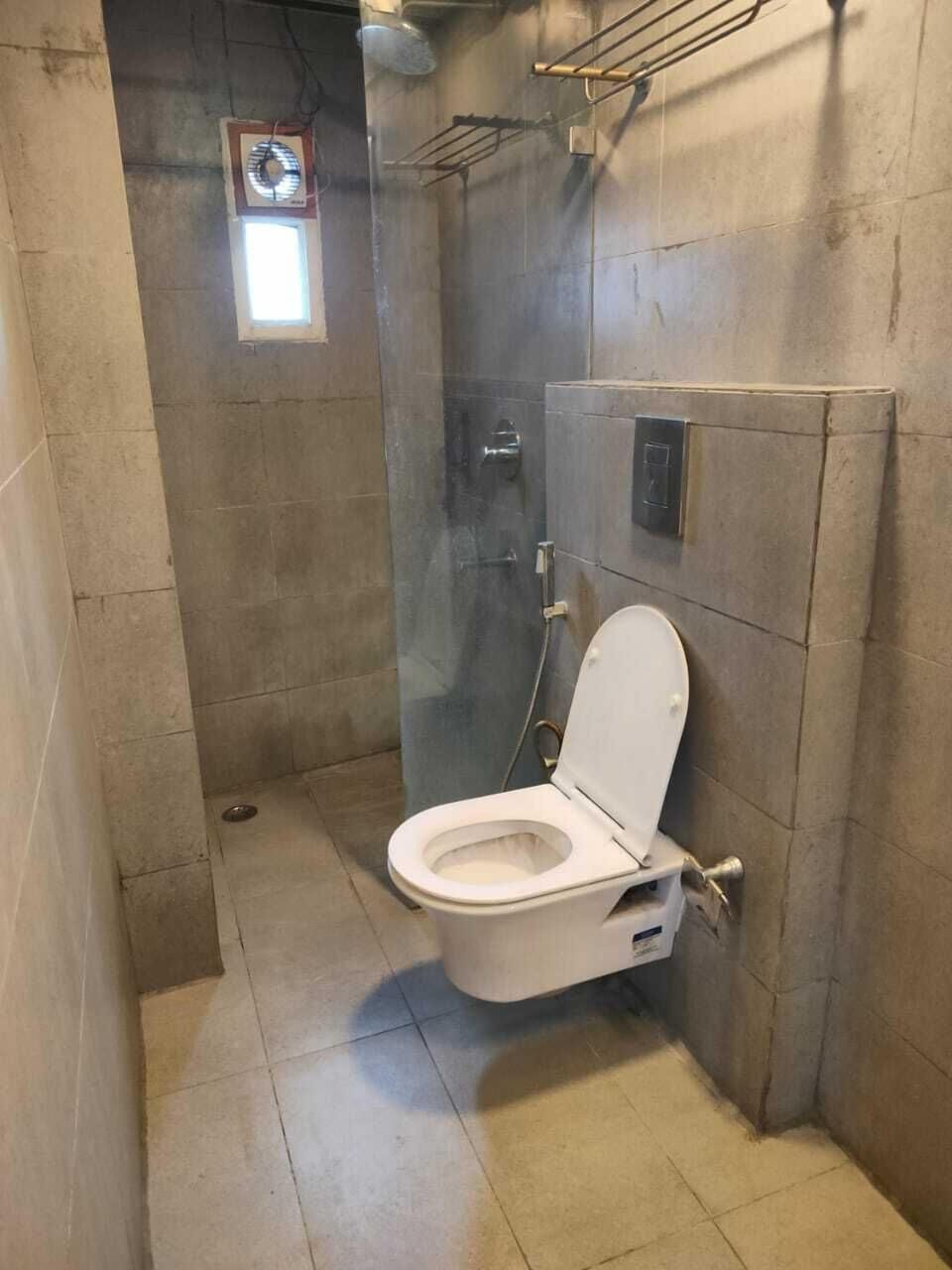 Superior Room | Bathroom | Shower, towels