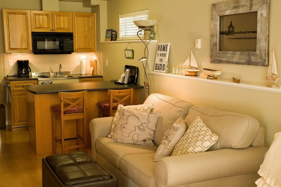 Suite, 1 Queen Bed with Sofa bed, Ocean View | Private kitchenette | Fridge, microwave, oven, stovetop
