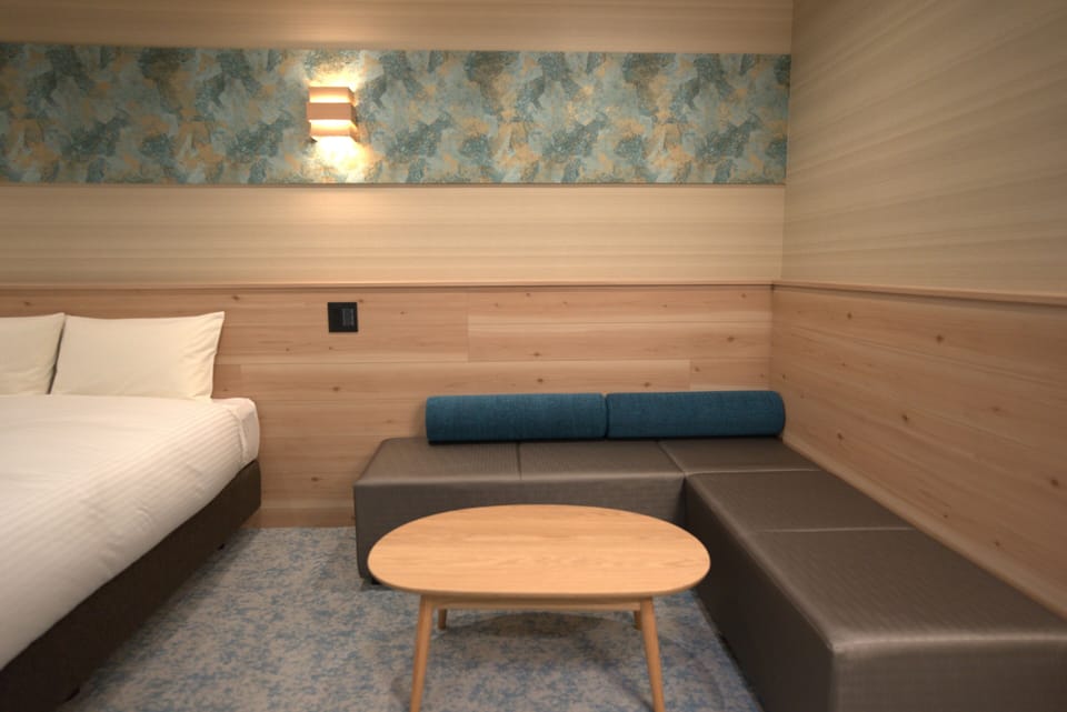 Superior Twin Room, Non Smoking | Premium bedding, laptop workspace, free WiFi, bed sheets