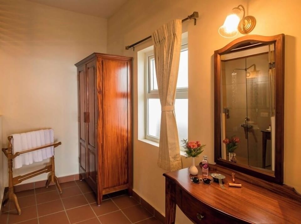 Superior Double Room, Balcony, Valley View | Wardrobe