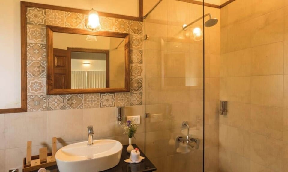 Bathroom sink