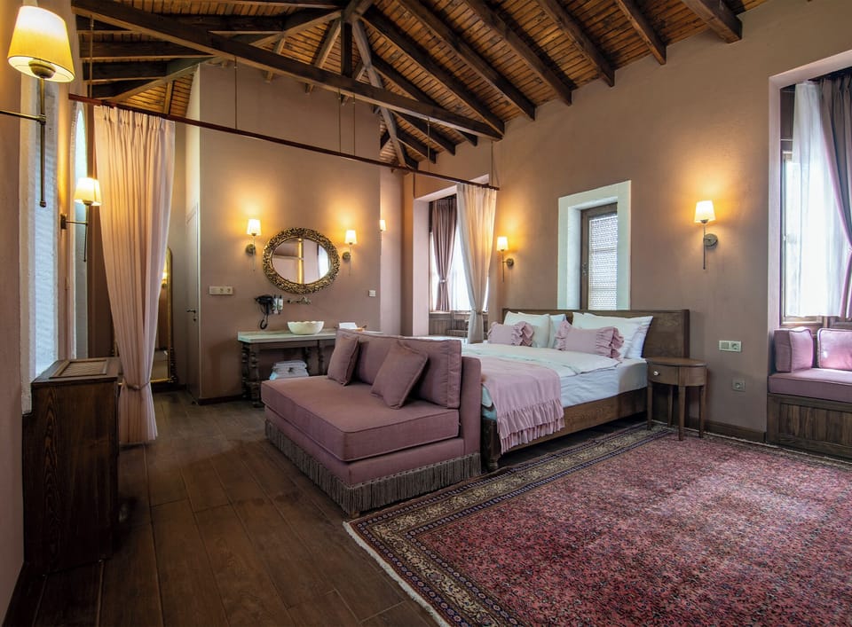 Premium Double Room | In-room safe, individually decorated, individually furnished