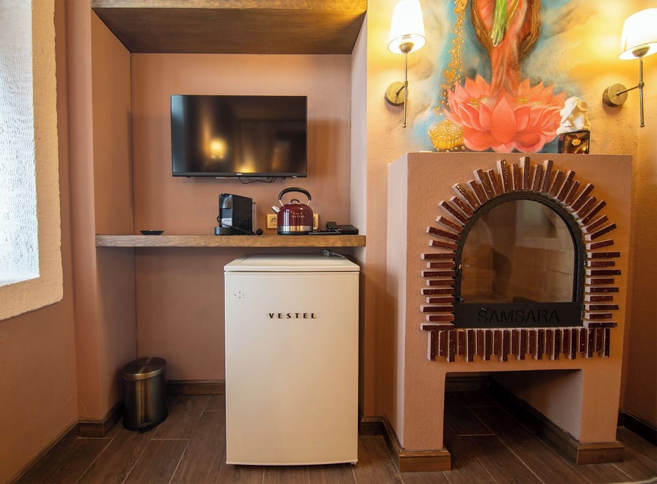 Deluxe Double Room | In-room safe, individually decorated, individually furnished