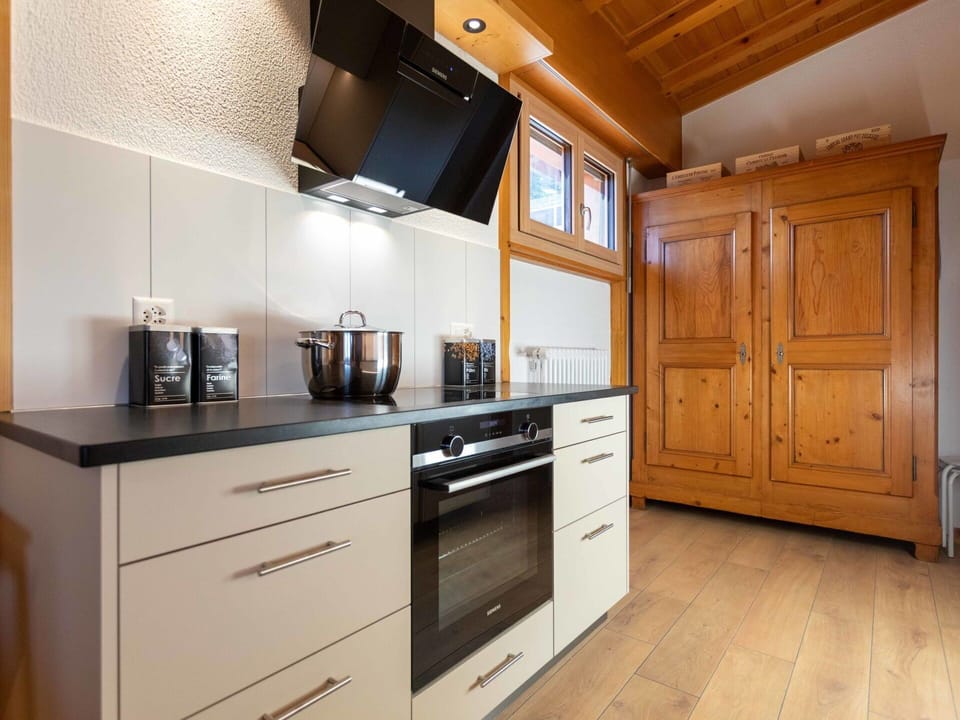 Kitchen Appliance, Kitchen, Cabinetry, Major Appliance, Countertop, Interior Design, Furniture, Flooring, Wood, Home Appliance