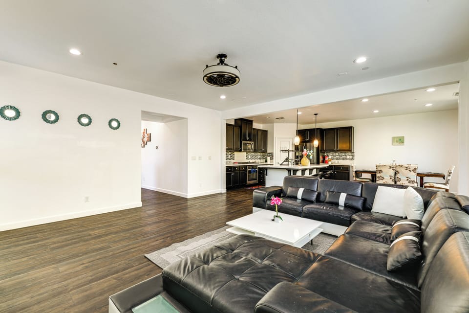 House (4 Bedrooms) | Interior