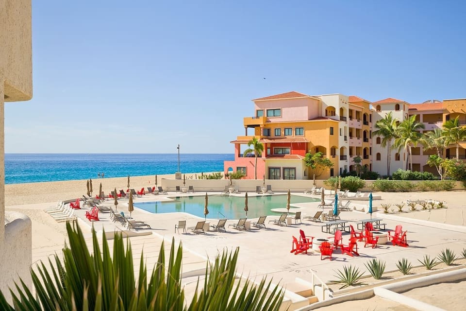 Oceanfront resort! Pool, beach, and stunning views await.