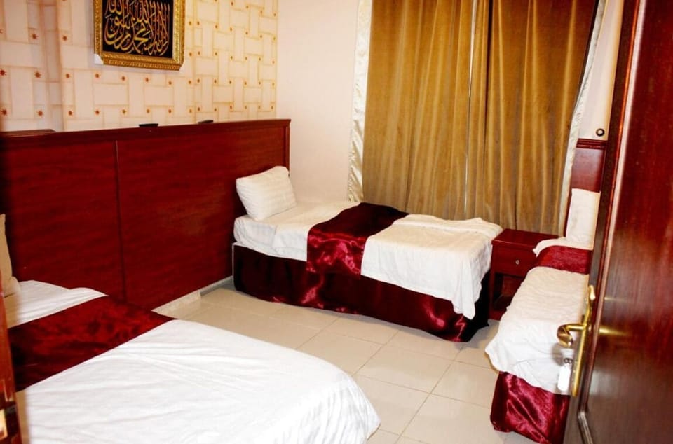 Classic Quadruple Room | In-room safe, blackout drapes, soundproofing, free WiFi