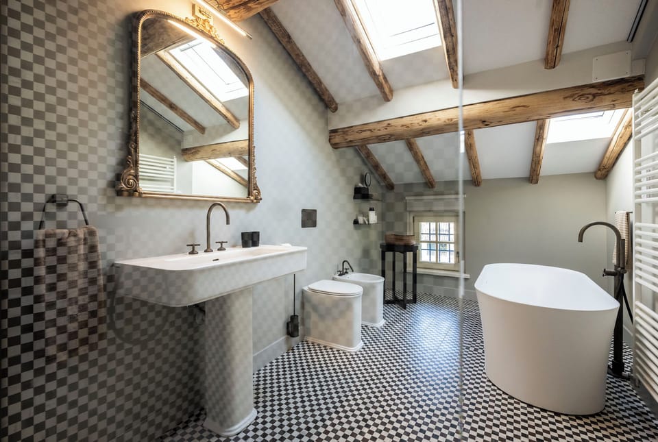 Studio Suite, Garden View | Bathroom | Slippers, bidet