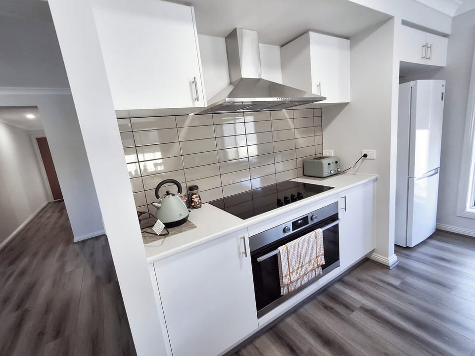 Kitchine and Appliances