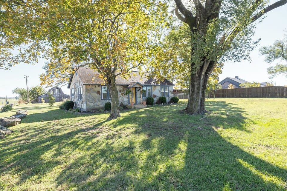 Restored 1925 original rock house with a country feel but minutes from XNA 
