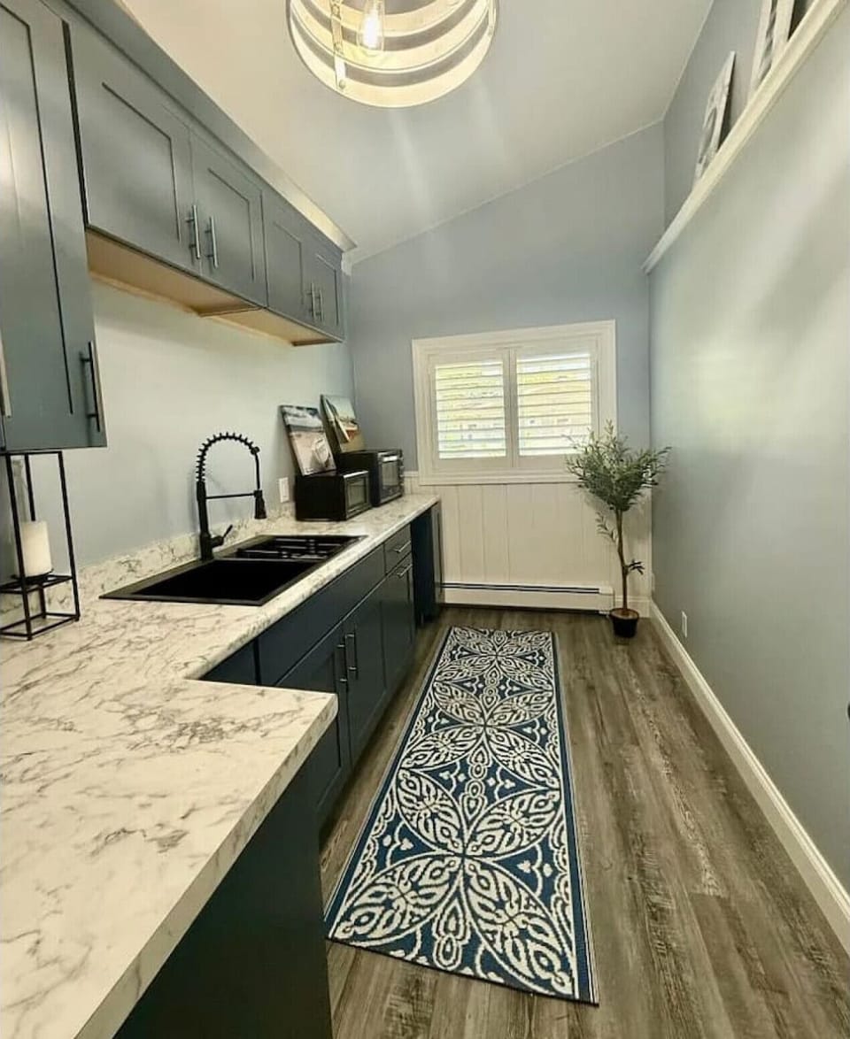 kitchenette