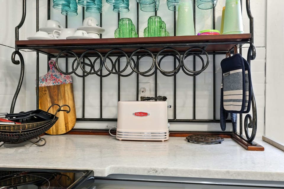 Full kitchen 