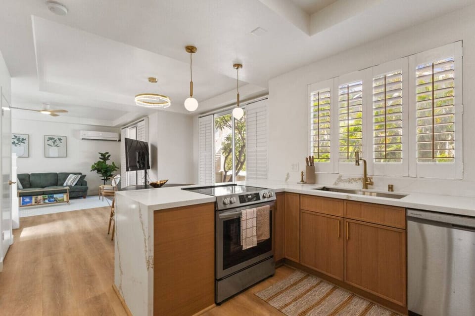 Fully stocked kitchen for all your cooking needs