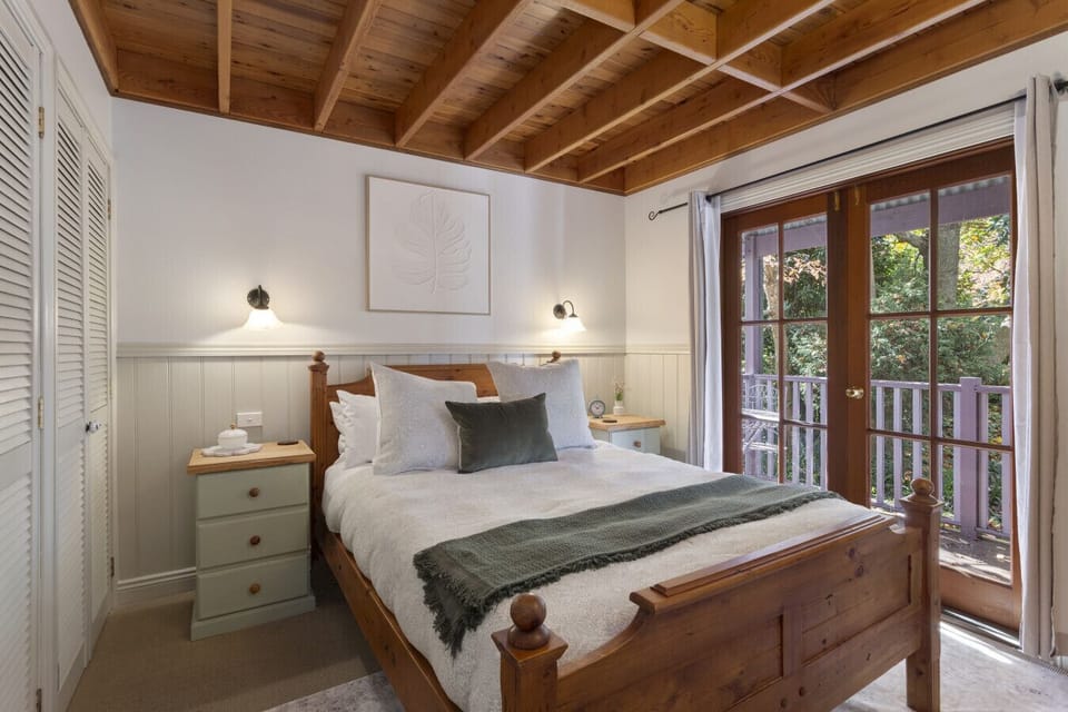 Bedroom 2 - Queen