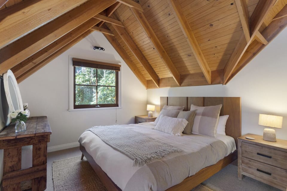 King Bedroom - upstairs