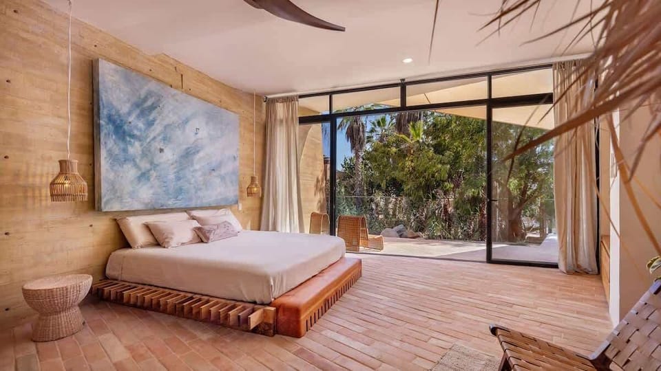 King size bed