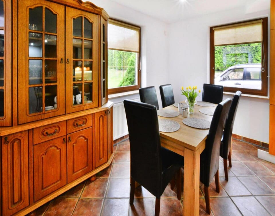 Mobile Home | Dining