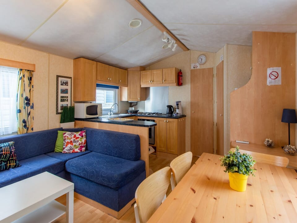 Mobile Home | Living room
