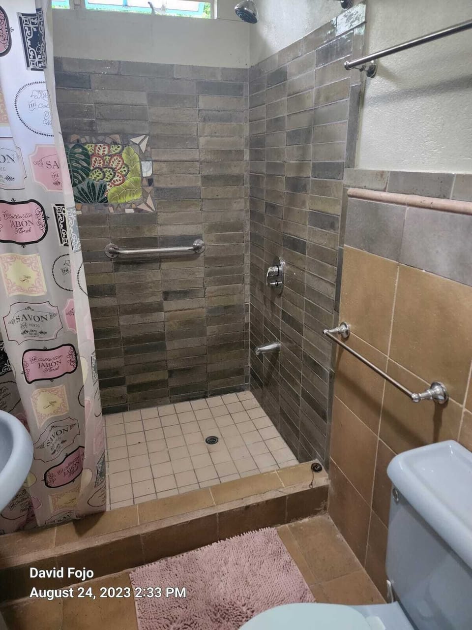 Standard Apartment, 5 Bedrooms, Mountain View | Bathroom | Free toiletries, towels, soap, shampoo