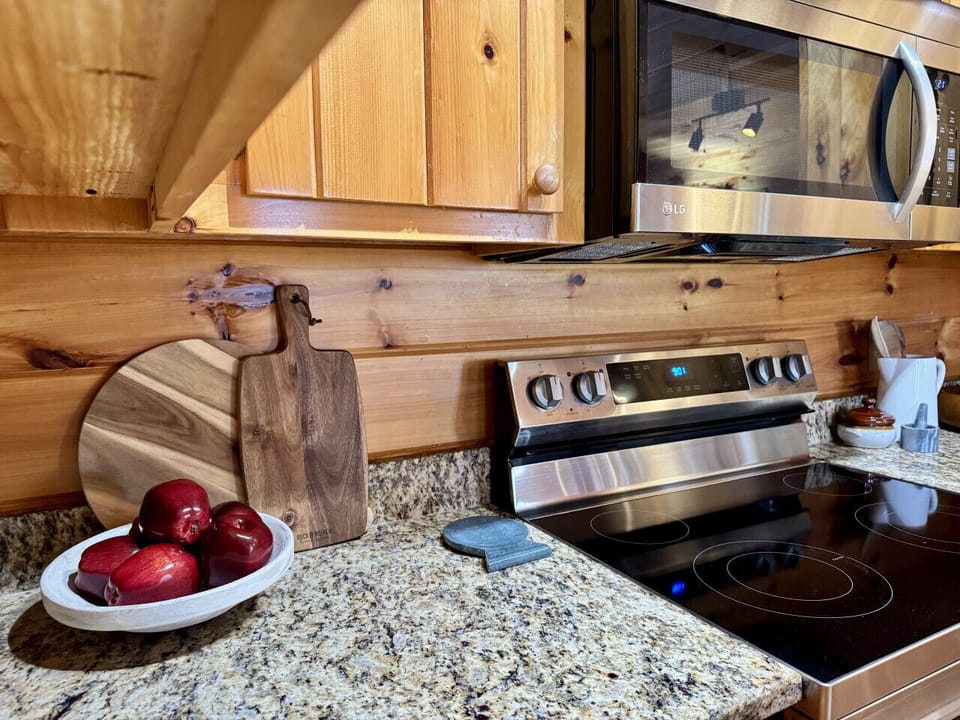 The Treehouse cabin rental Morganton GA
