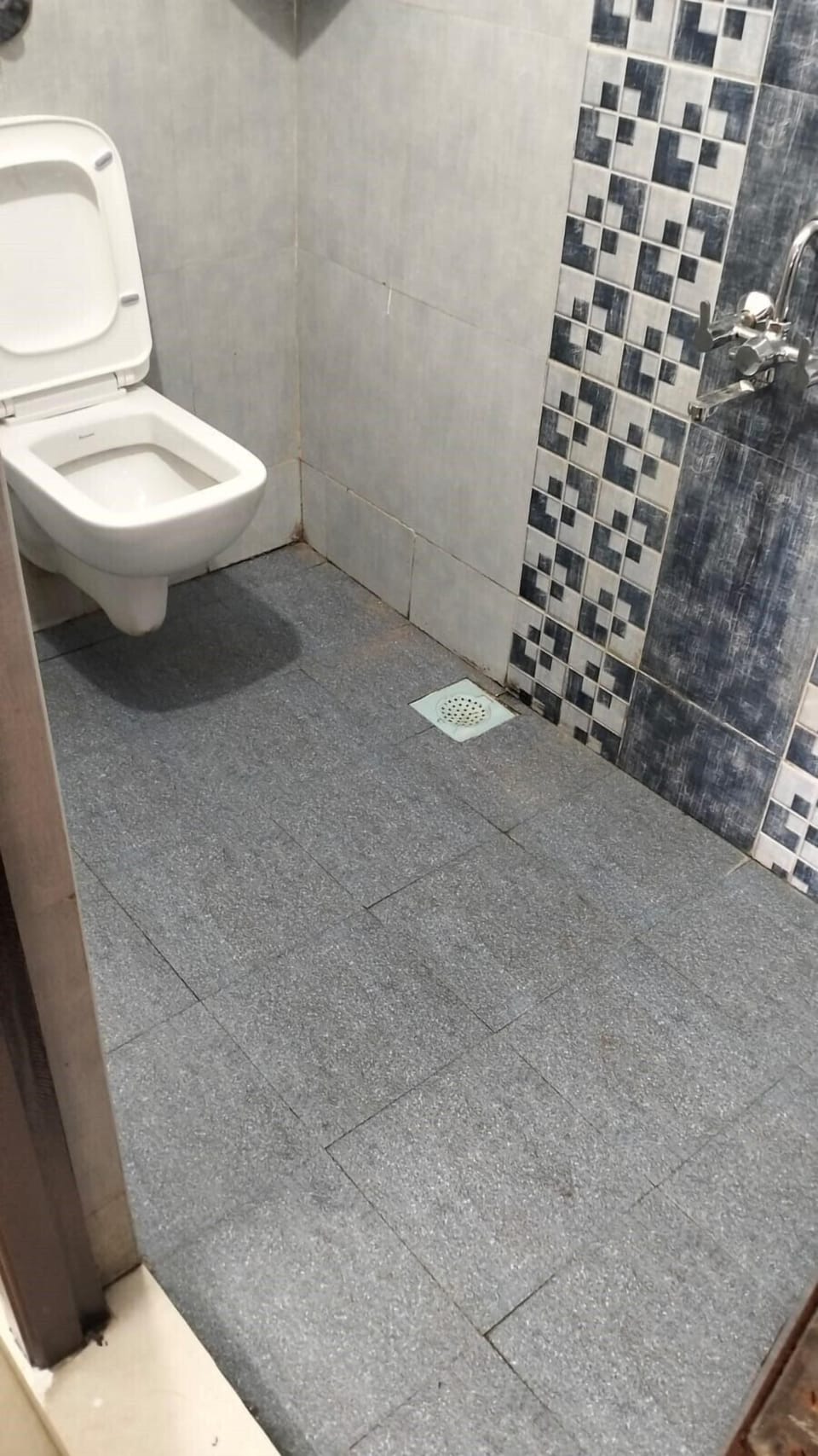 Deluxe Double Room, Canal View | Bathroom