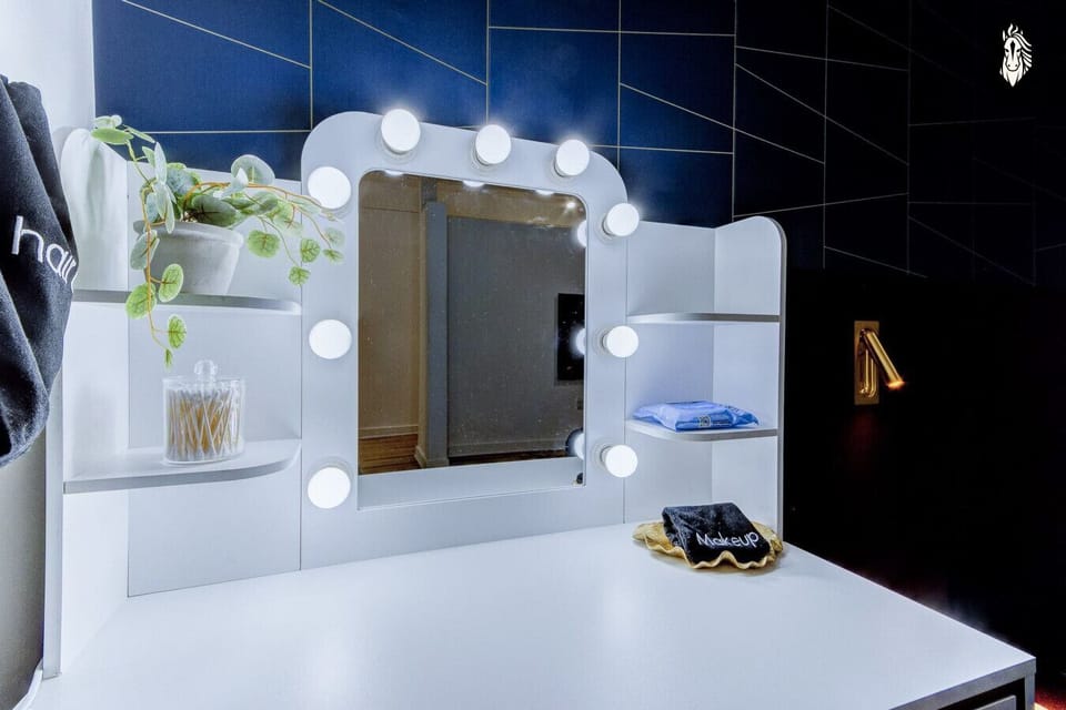 Dressing vanity for the ladies (they love it!)