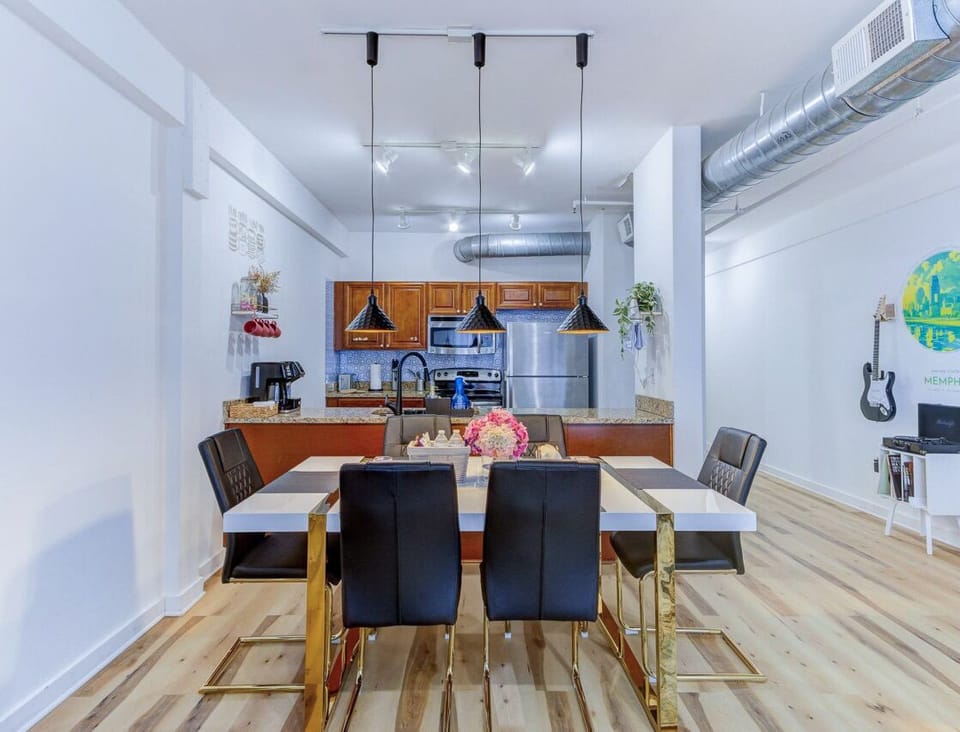 6 seater Dining for full family