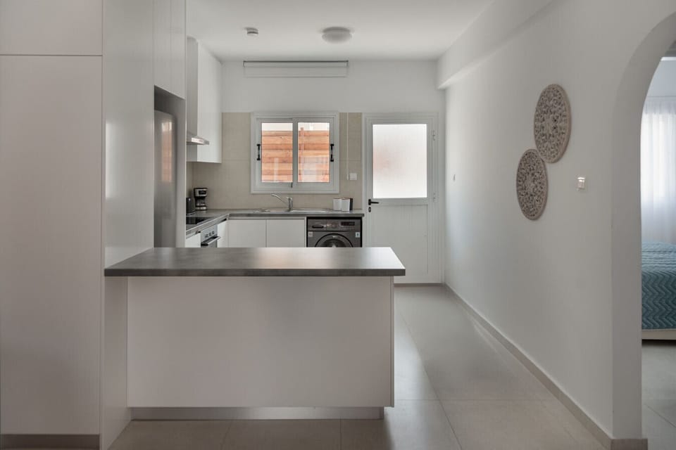 Spacious kitchen!