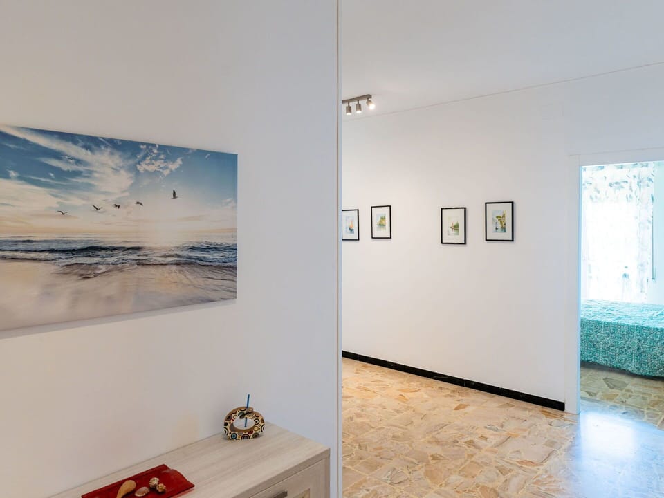 Wall, Flooring, Floor, Interior Design, Visual Arts, Picture Frame, Ceiling, Room, Modern Art, Wood Flooring