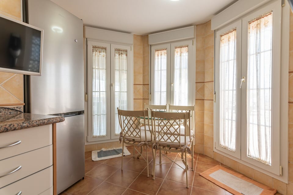 Apartment | Dining