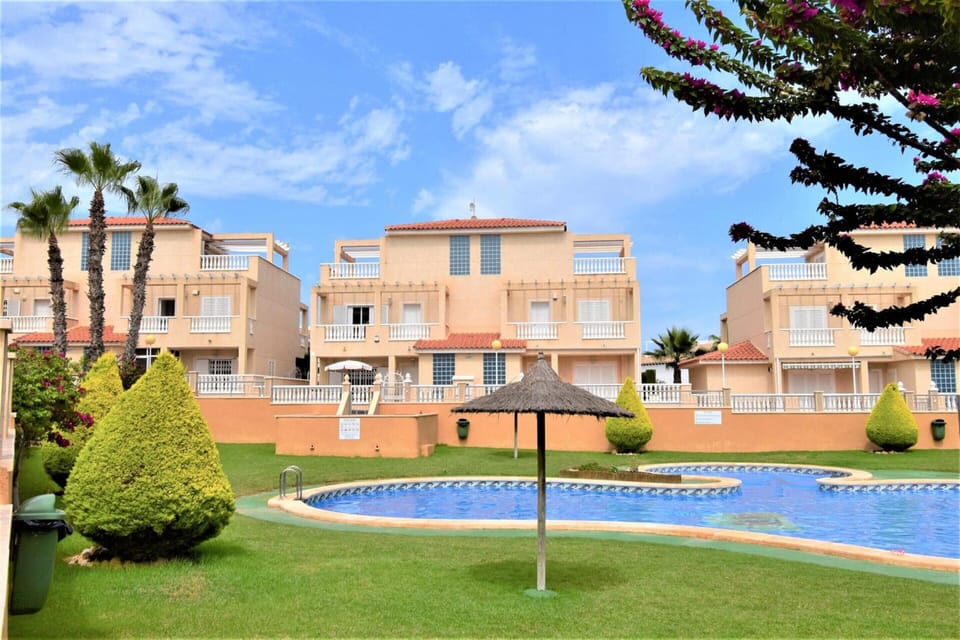 Apartment | Pool | Outdoor pool