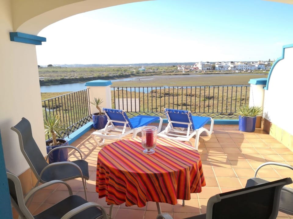 Apartment | Outdoor dining