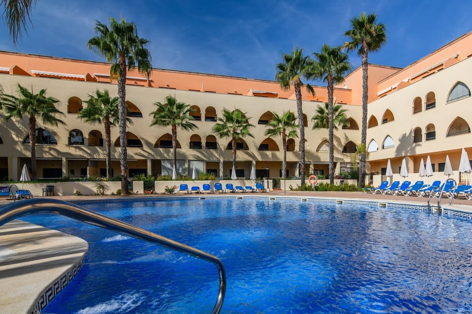 Apartment | Pool | Outdoor pool